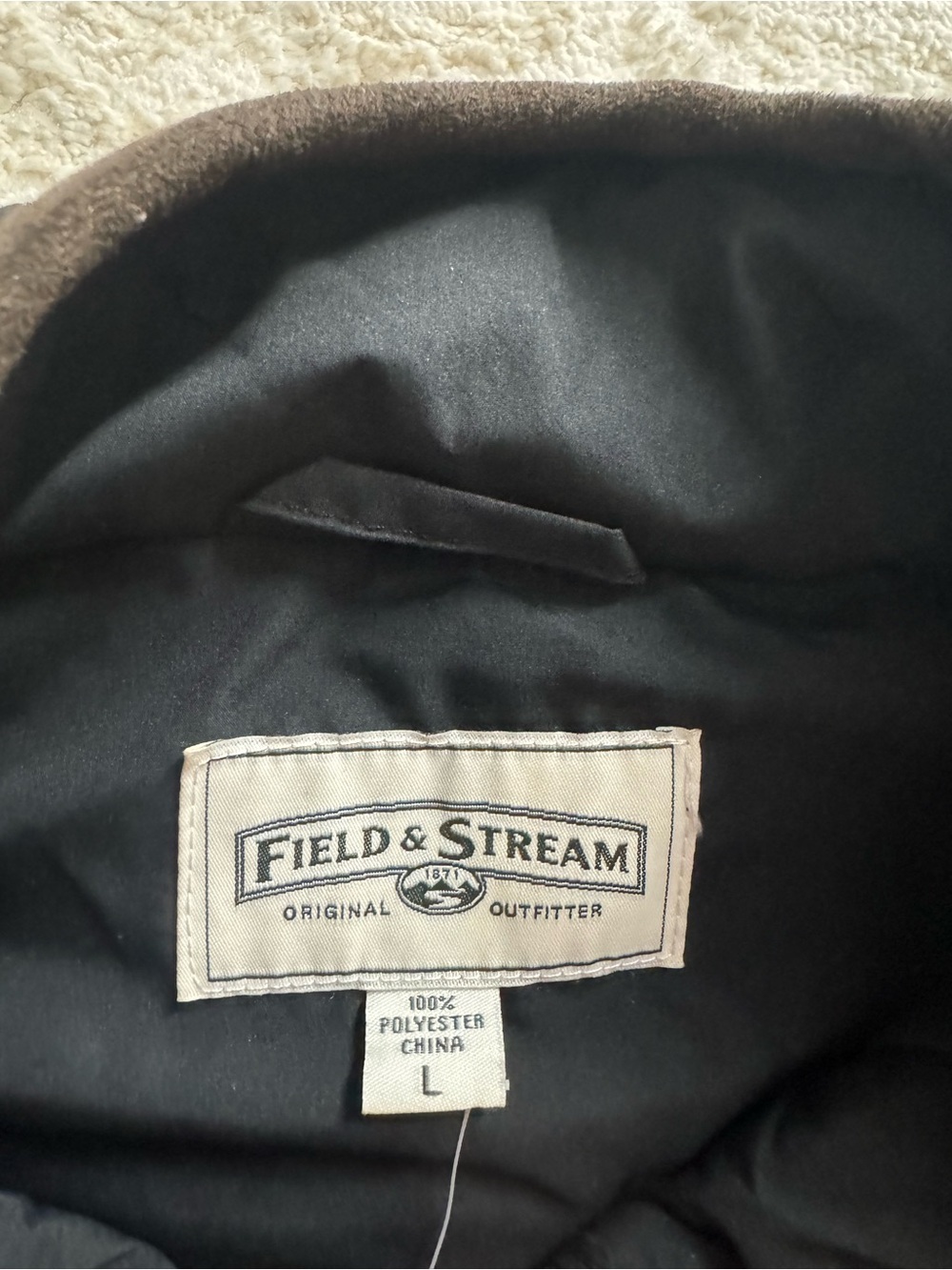 Field & Stream Quilted Black Men's Vest with Brown Trim - Picture 4 of 5